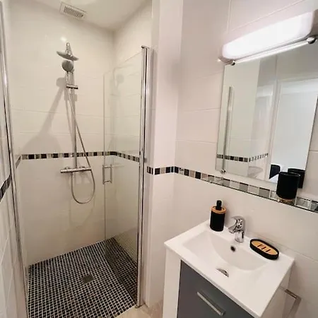 Apartment Jardin Privatif 300m De La Sainte-Maxime