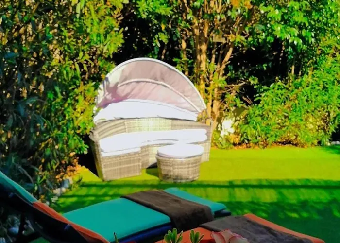 Appartement Jardin Privatif 300m De La